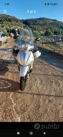 Beverly 300