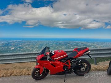 Ducati 848 evo 2011