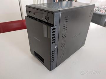 NAS Netgear ReadyNas RN21400 a 4 baie