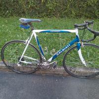 Bici da corsa con porta borracce