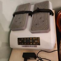 Attrezzo per camminare da seduti