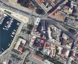 Locale commerciale a due passi dal porto