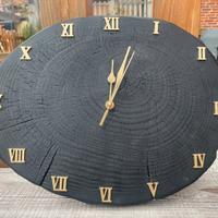 Orologio da parete artigianale in legno bruciato