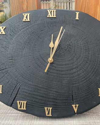 Orologio da parete artigianale in legno bruciato