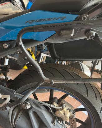 Valigie laterali  GIVI complete di supporto