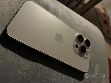Apple Iphone 15 pro 512gb ancora in garanzia