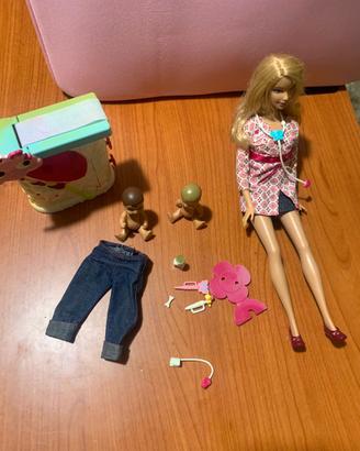 Barbie pediatra originale con tutti gli accessori