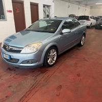 Opel Astra TwinTop 1.6 16V VVT Cosmo gpl