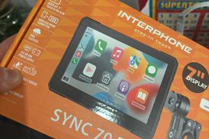 Carplay mot navigatore interphone sync70