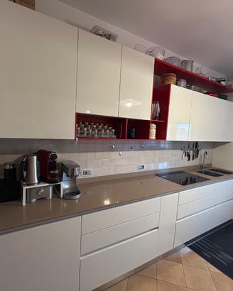 Cucina 4,38mt+3,1mt +Top OKITE+elettrodomestici