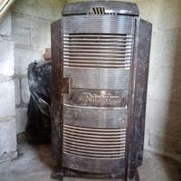 stufa vintage in acciaio e ghisa