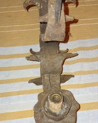 lampada antica da parete in ferro battuto 