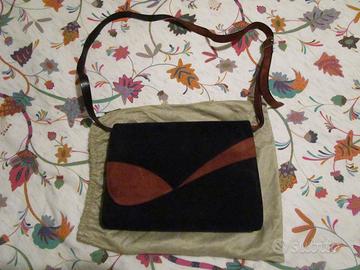 Borsetta in pelle scamosciata nera/marrone