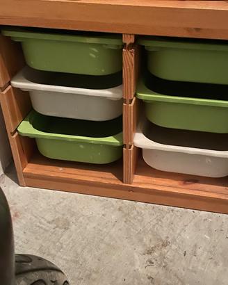 Mobiletto Ikea con contenitori 