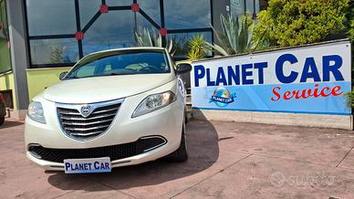 Lancia Ypsilon 1.2 69 CV 5 porte GPL--Bianco Perla