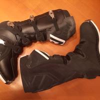 casco, pettorina, scarponi