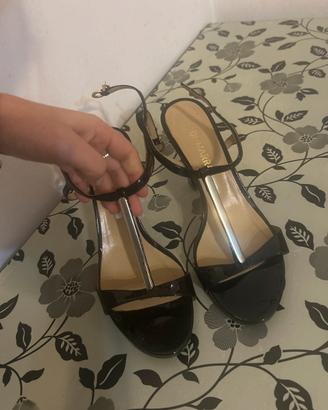 Scarpe nere con il tacco