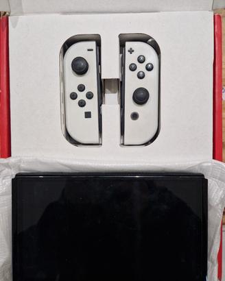 Nintendo Switch OLED - Come Nuova + Doppia Dock e