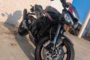 Triumph Street Triple RS 765