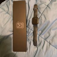 Apple Watch  Nike  Serie 4  44 mm Black
