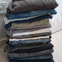 stock di 20 pantaloni e jeans