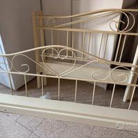 Letto singolo in metallo