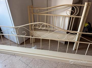 Letto singolo in metallo
