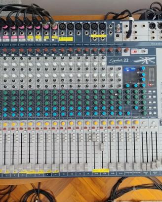 Soundcraft Signature 22 standard