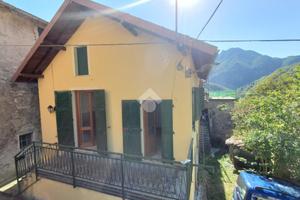 CASA SEMINDIPENDENTE A VOBBIA