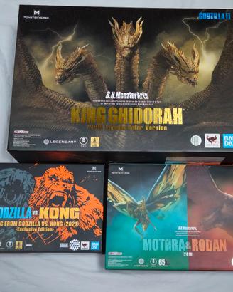 sh. monsterarts set di 3 action figures