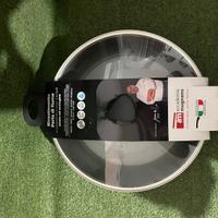 Tegame antiaderente con coperchio compreso