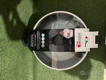 Tegame antiaderente con coperchio compreso