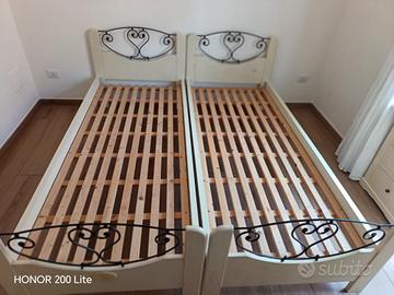 Coppia di Letti Singoli +Comodini abbinati