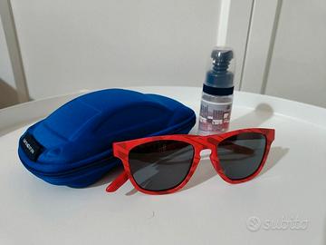 Occhiali da sole bambino/ rosso/ blu