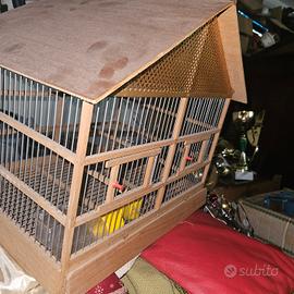 gabbia per uccelli in legno