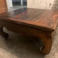 Tavolino in  legno massiccio per salotto