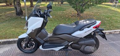 Yamaha X-Max 250