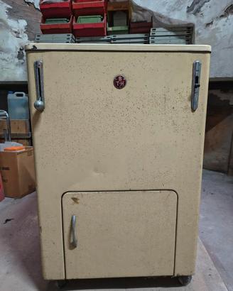 Lavatrice Vintage a Mano