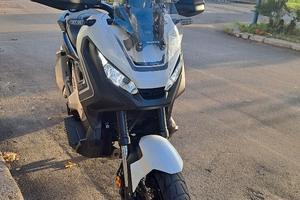 Honda X-ADV 750 2019 PERFETTA KM15000 GARANZIA