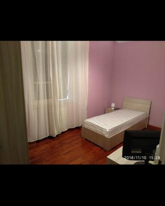 Stanza rosa con bagno dedicato 