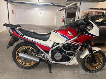 Honda VF 750 - 1984