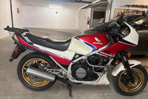 Honda VF 750 - 1984
