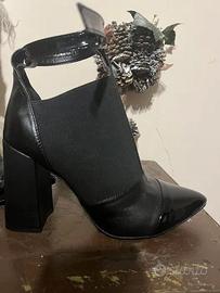 Scarpe in pelle, taglia 37.