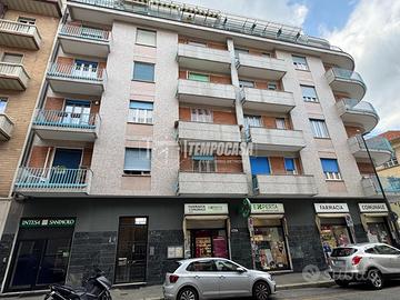 VIA CARLO CAPELLI VICINO ALLA METROPOLITANA!