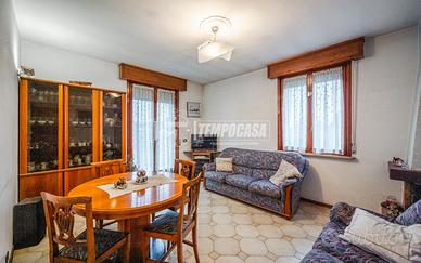 QUADRILOCALE IN PICCOLO CONTESTO