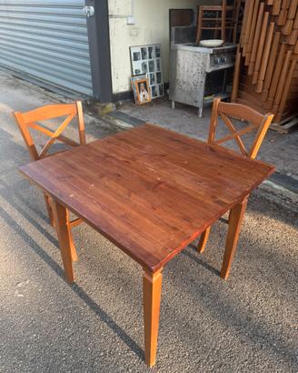 Tavolo in legno massello stile rustico