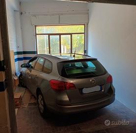 Garage finestrato e arioso