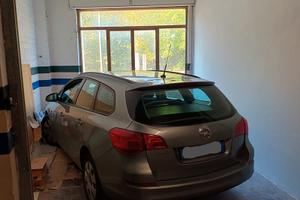 Garage finestrato e arioso