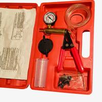 kit portatile per lo spurgo dei freni auto e moto