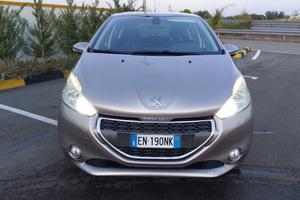Peugeot 208 1,4 hdi ALLURE 5p
